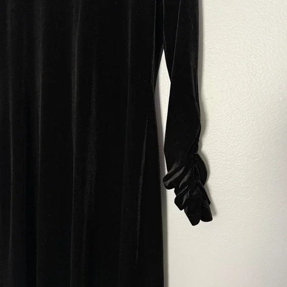 Tuckernuck Pomander Place Black Suzie Velvet Ruched Sleeve Maxi Dress - Medium - Picture 4 of 6